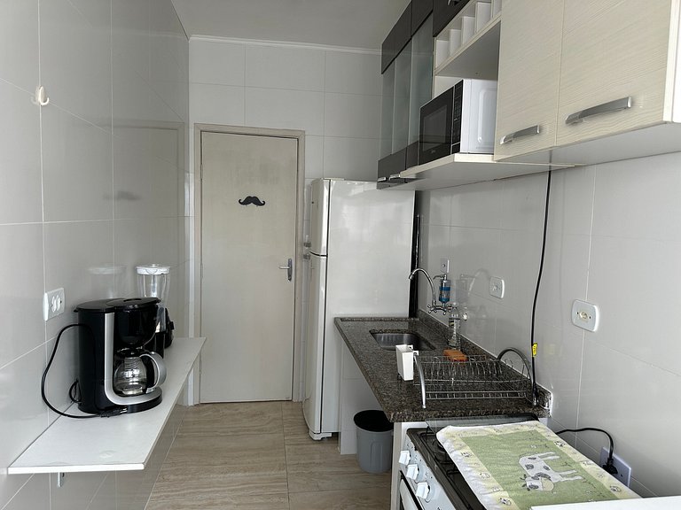 Apto com Sacada – 5 min da Praia!