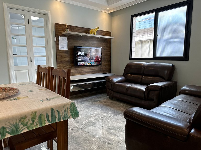 Apto moderno na rua da Feira de Artesanato