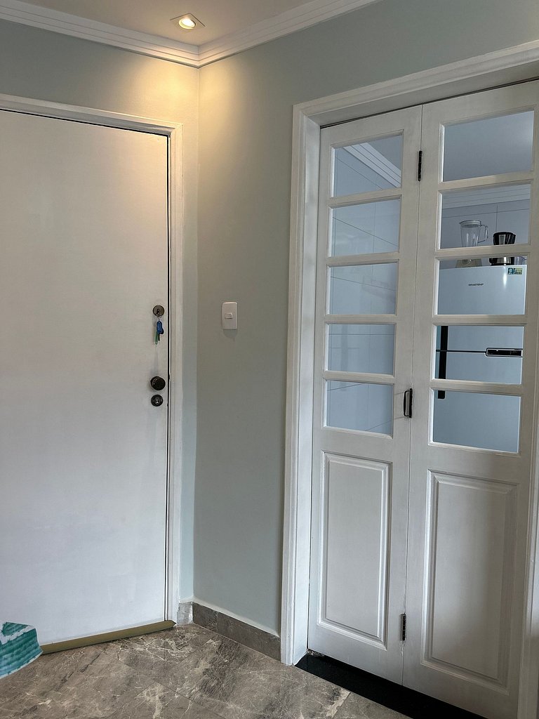 Apto moderno na rua da Feira de Artesanato