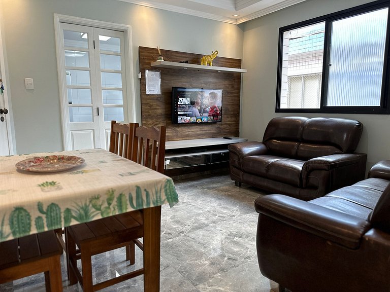 Apto moderno na rua da Feira de Artesanato