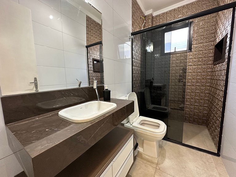 Apto moderno na rua da Feira de Artesanato