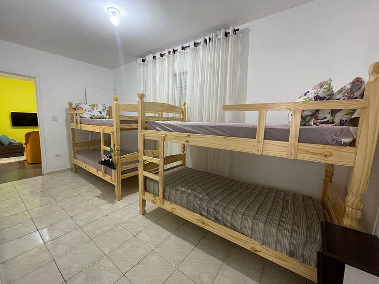 Apto Espaçoso a 300m da Praia da Aviação