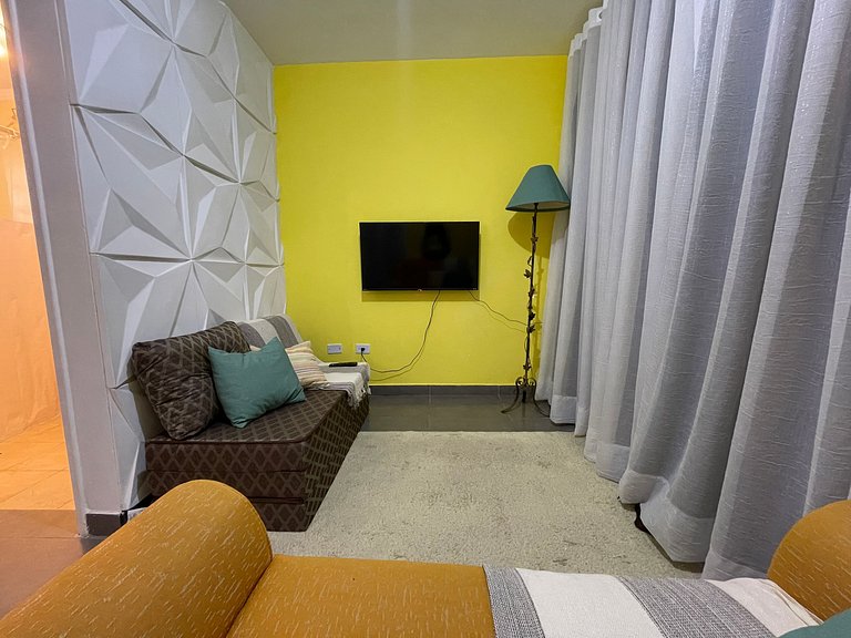 Apto Espaçoso a 300m da Praia da Aviação