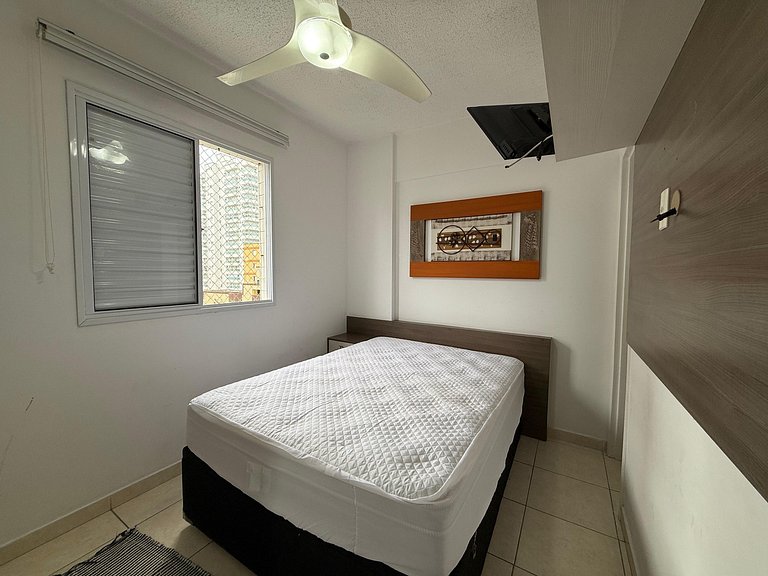 Ocian 2 quartos, suíte e piscina,quadra da praia