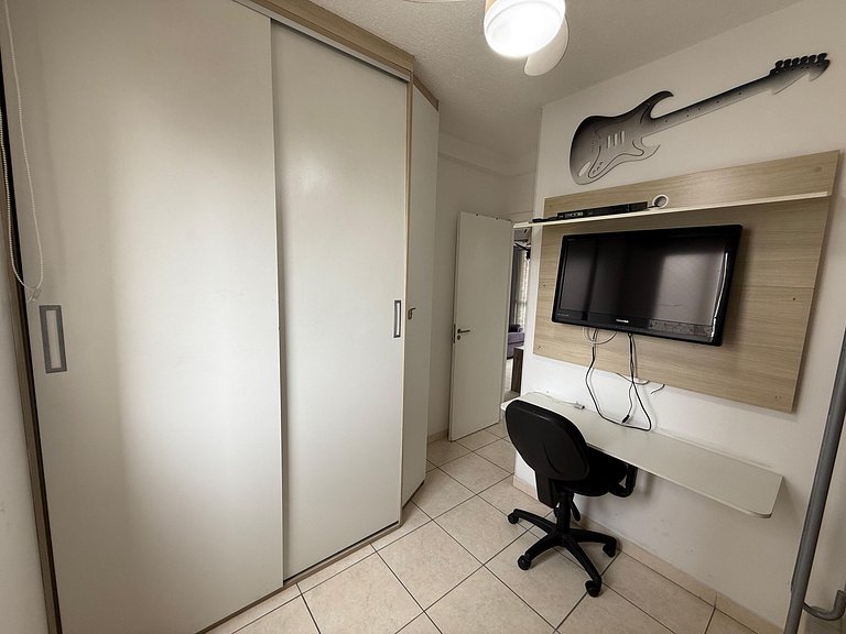 Ocian 2 quartos, suíte e piscina,quadra da praia