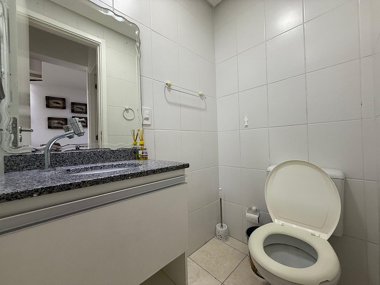 Ocian 2 quartos, suíte e piscina,quadra da praia