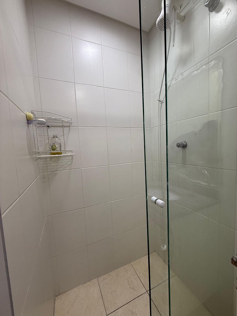 Ocian 2 quartos, suíte e piscina,quadra da praia