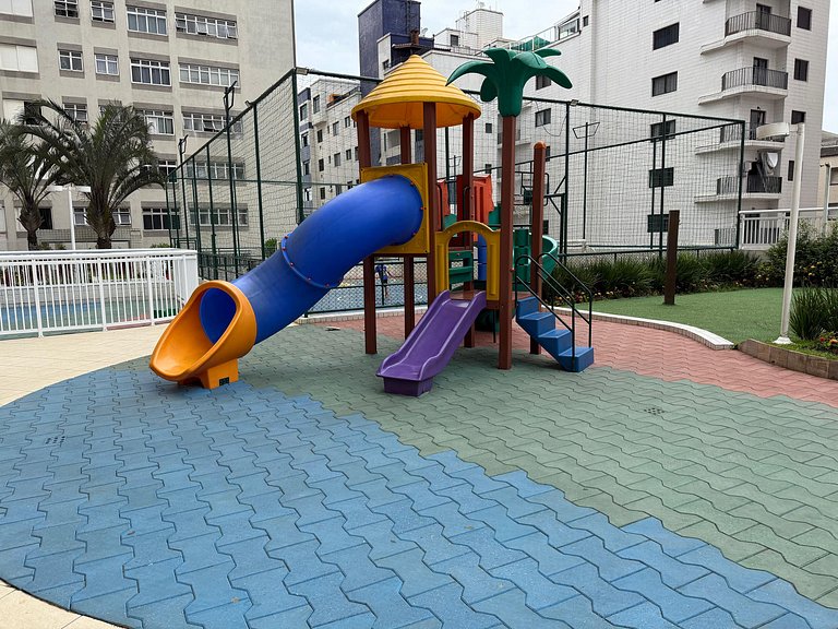 Ocian 2 quartos, suíte e piscina,quadra da praia