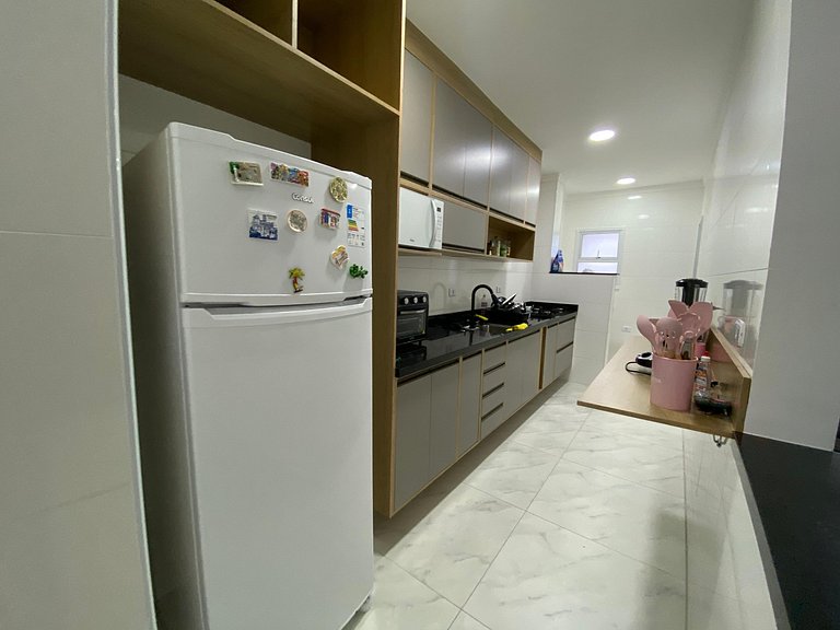 Apto Vila Mirim, 2Qts (1Suíte), Vista Mar!