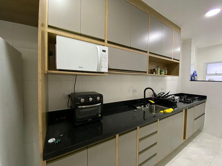 Apto Vila Mirim, 2Qts (1Suíte), Vista Mar!