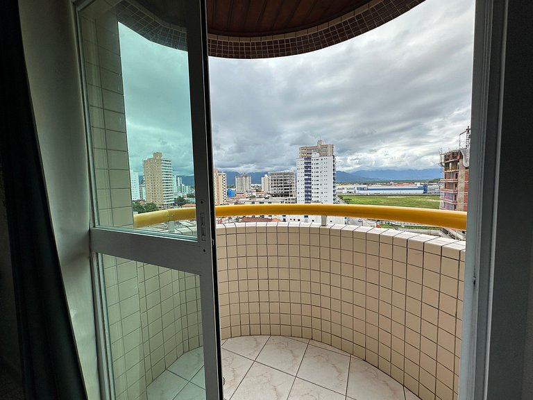 Apto com sacada próximo do mar - Aviação