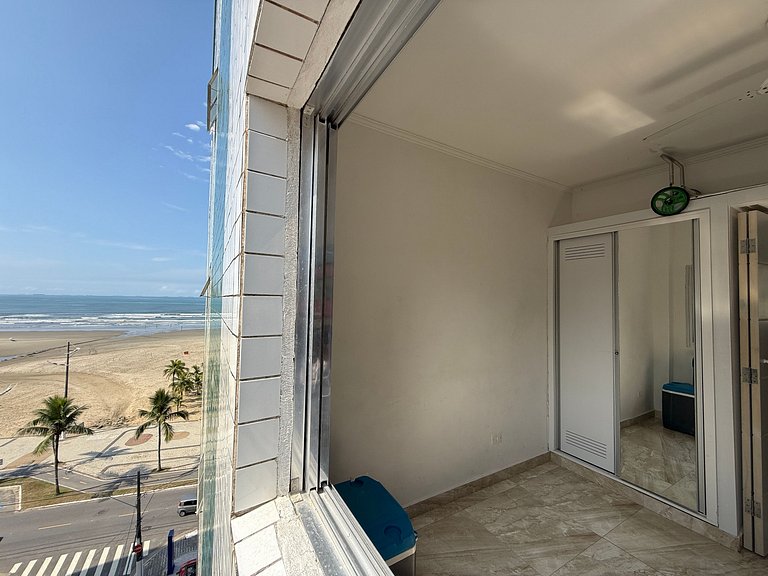 Apartamento com vista incrível a beira mar