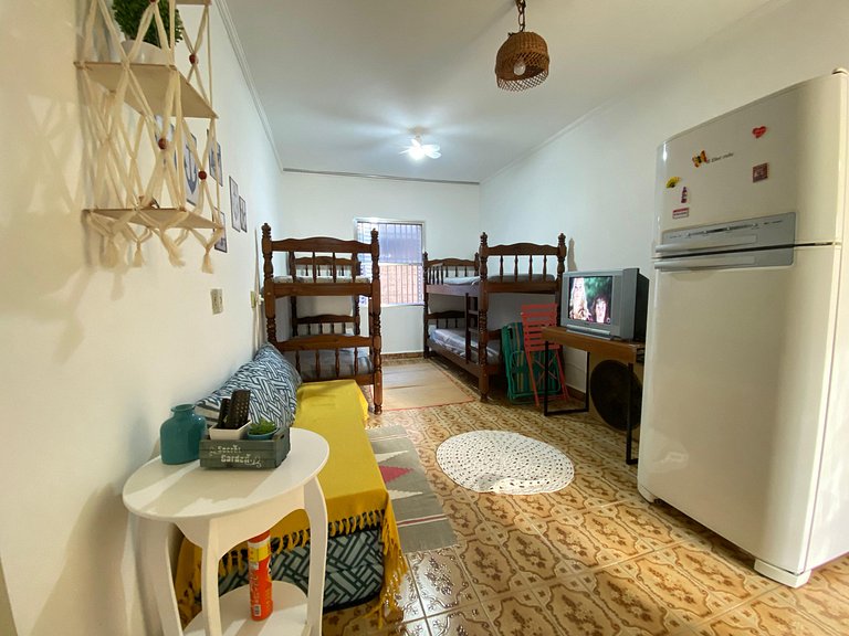 Kitnet no Canto do Forte – Ótima localização!