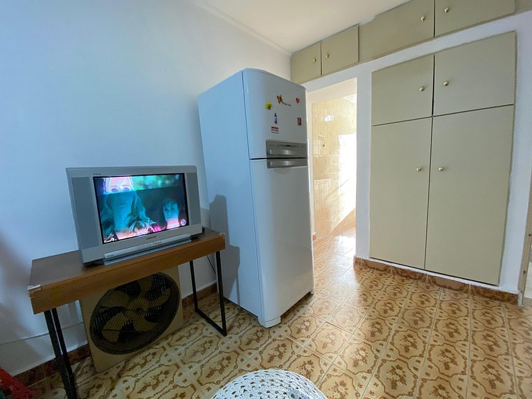 Kitnet no Canto do Forte – Ótima localização!