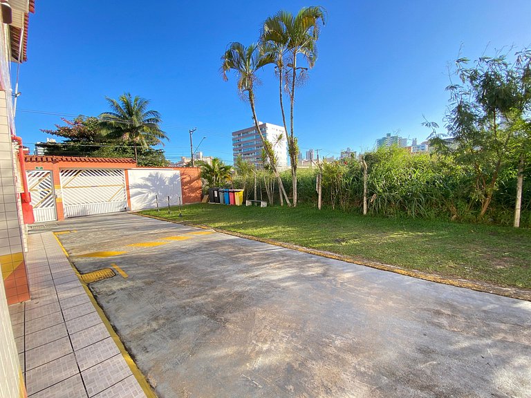 Kitnet no Canto do Forte – Ótima localização!
