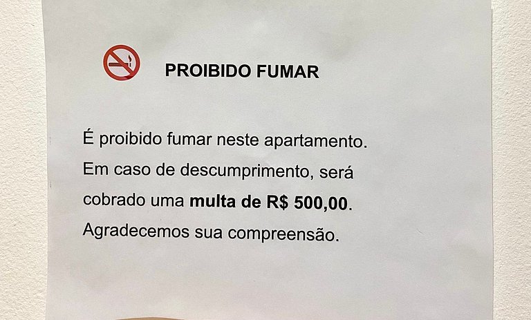 Apto com Sacada – 5 min da Praia!