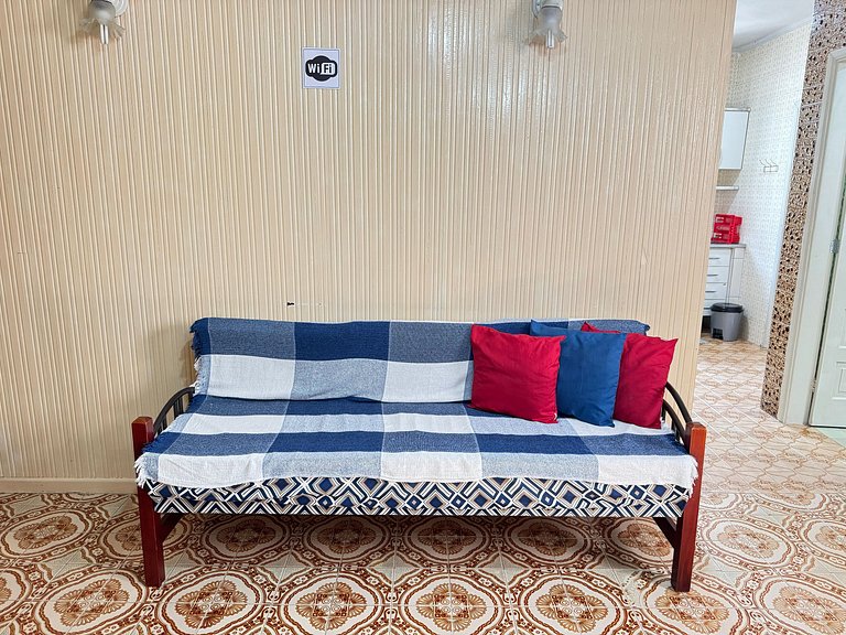 Apto no Forte a 1 quadra da Praia com Wi-Fi