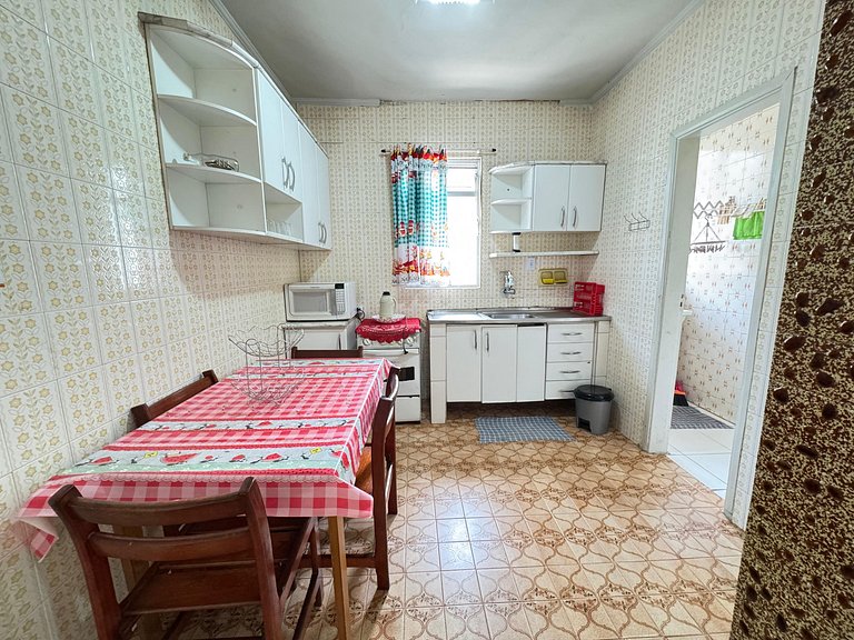 Apto no Forte a 1 quadra da Praia com Wi-Fi