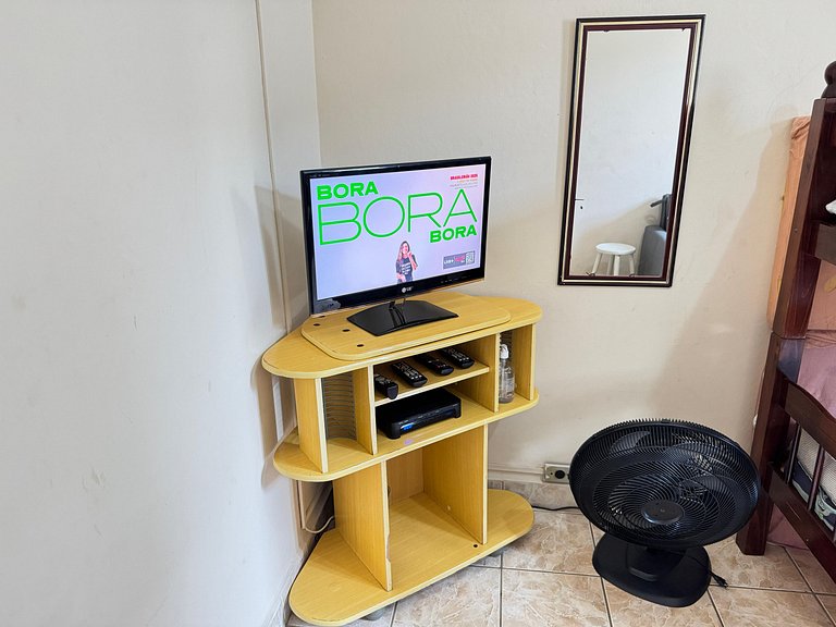 Apto no Forte a 1 quadra da Praia com Wi-Fi