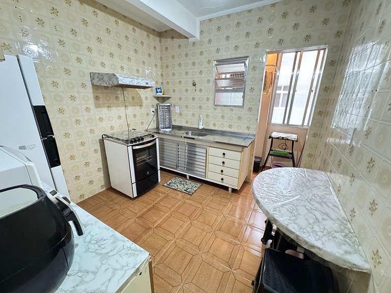 Apto 1 dorm Tupi, 50m da praia