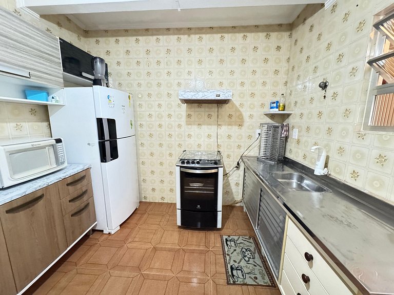 Apto 1 dorm Tupi, 50m da praia