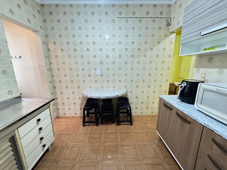 Apto 1 dorm Tupi, 50m da praia
