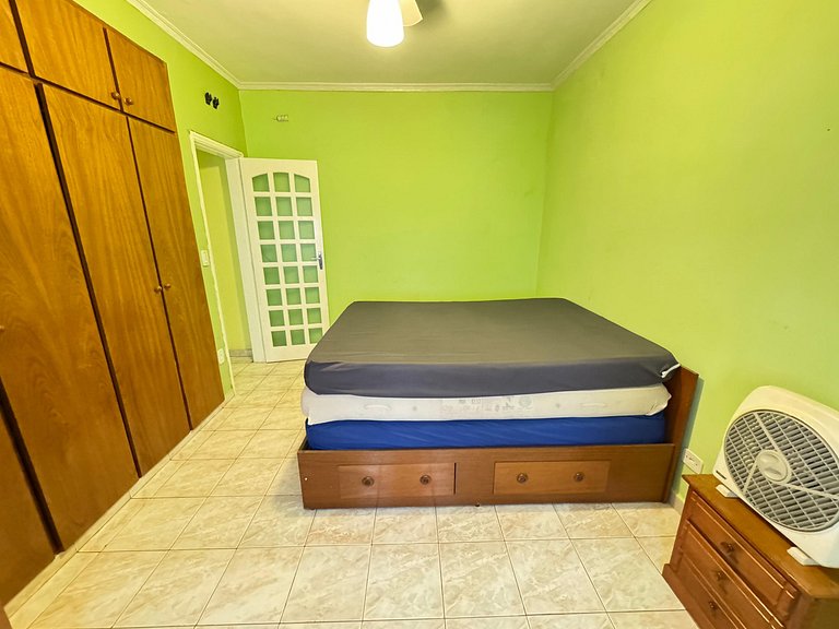 Apto 1 dorm Tupi, 50m da praia