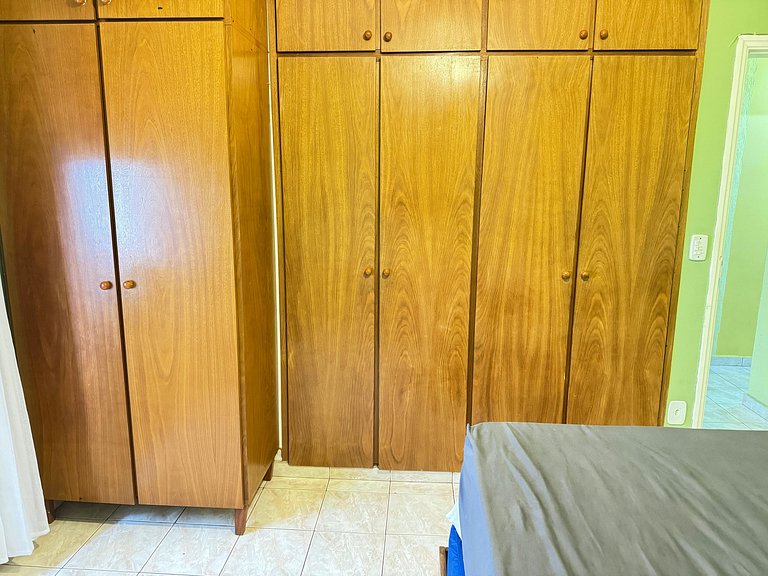 Apto 1 dorm Tupi, 50m da praia