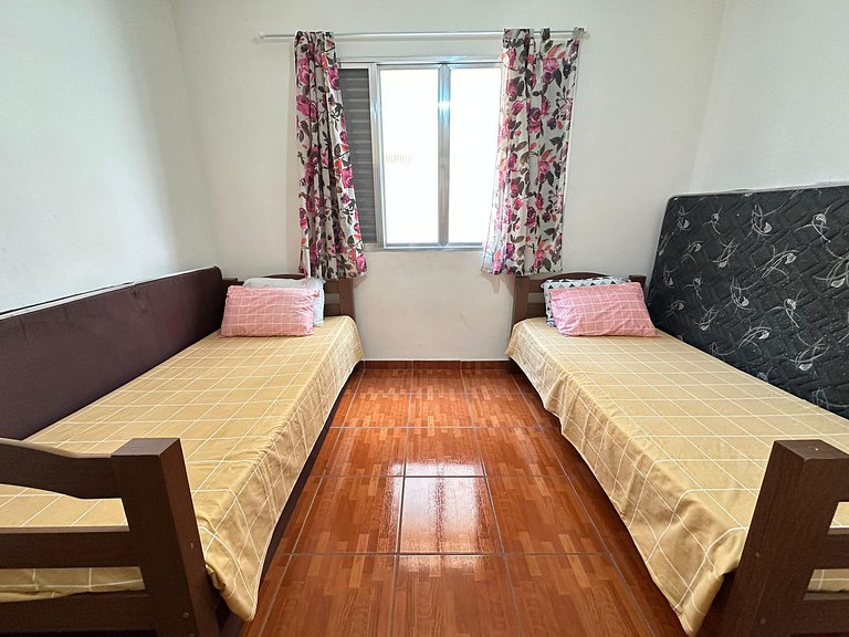 Apto completo a 500m da Praia na Guilhermina