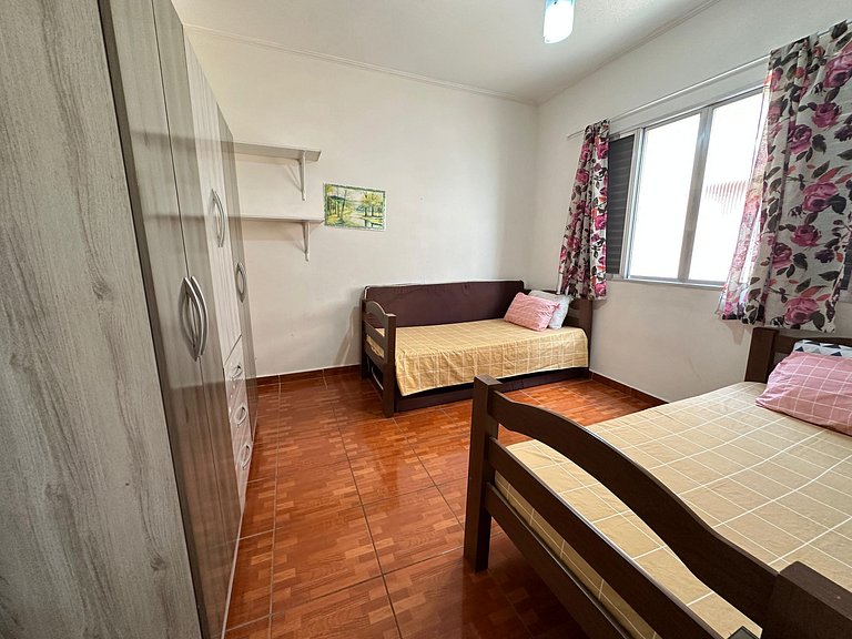 Apto completo a 500m da Praia na Guilhermina