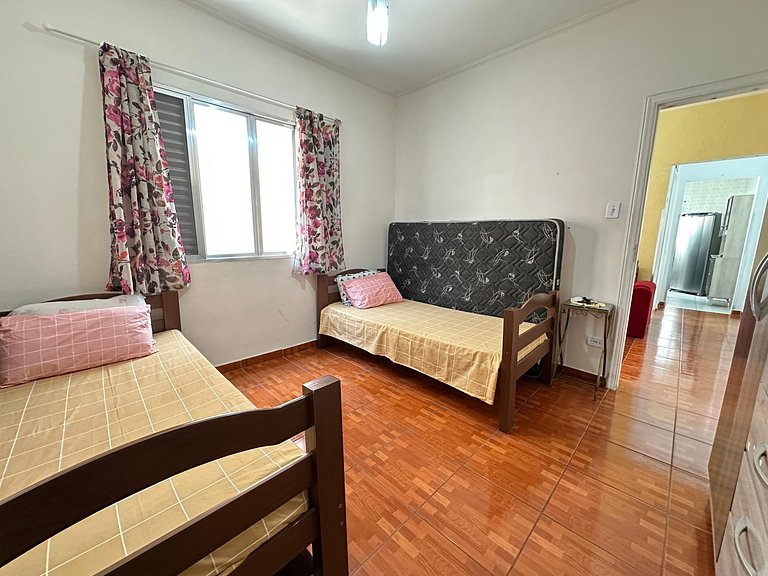 Apto completo a 500m da Praia na Guilhermina