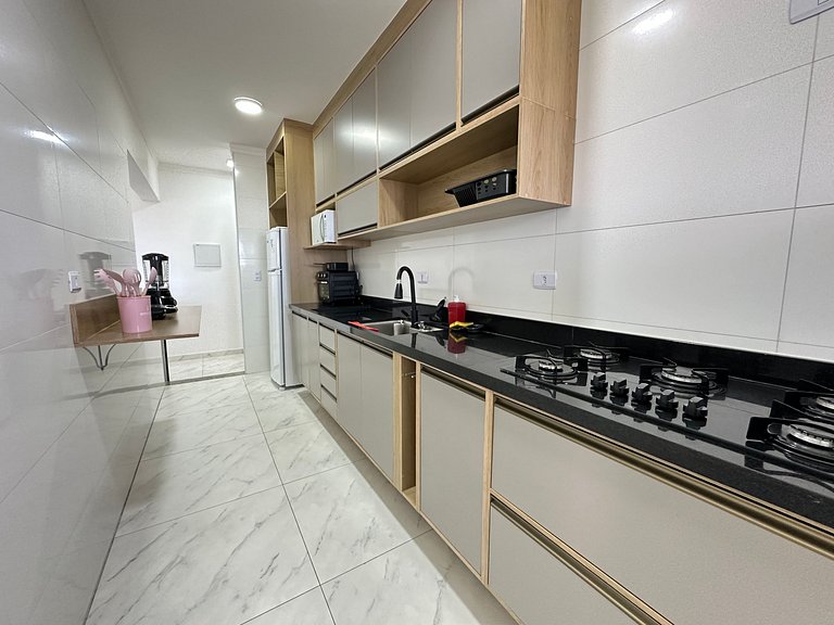 Apto Vila Mirim, 2Qts (1Suíte), Vista Mar!