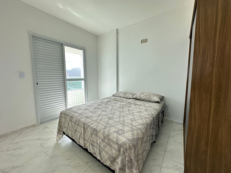 Apto Vila Mirim, 2Qts (1Suíte), Vista Mar!