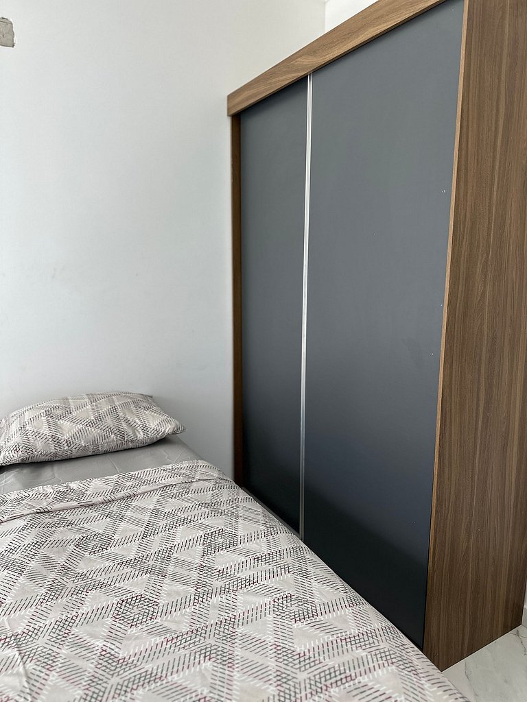 Apto Vila Mirim, 2Qts (1Suíte), Vista Mar!