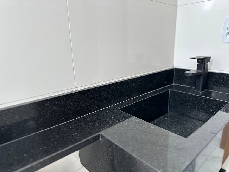 Apto Vila Mirim, 2Qts (1Suíte), Vista Mar!