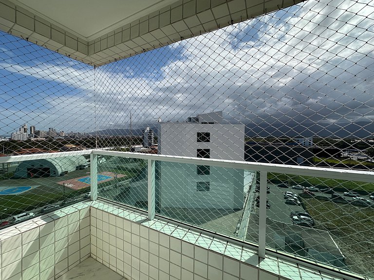 Apto Vila Mirim, 2Qts (1Suíte), Vista Mar!