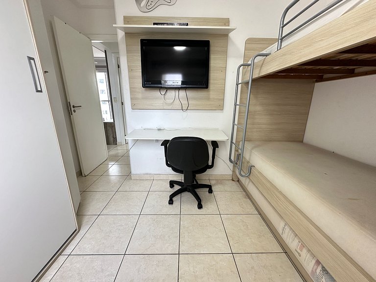 Apto 2 quartos e garagem na Ocian