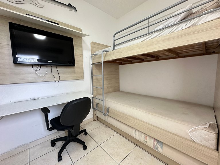 Apto 2 quartos e garagem na Ocian
