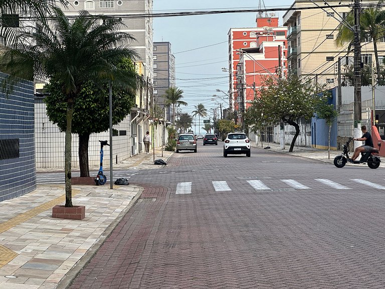 Apto 1 dorm, uma quadra da Praia! Guilhermina