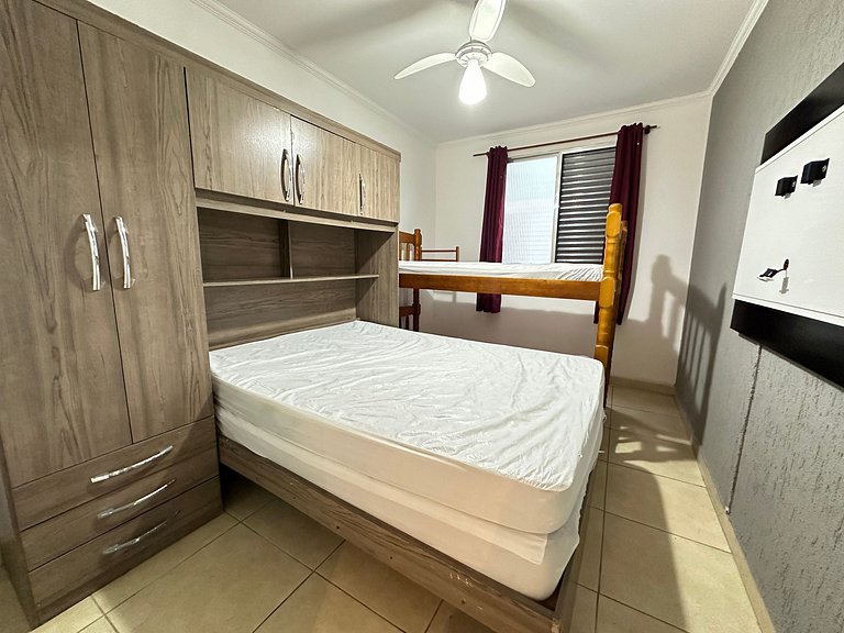 Apto 1 dorm, uma quadra da Praia! Guilhermina