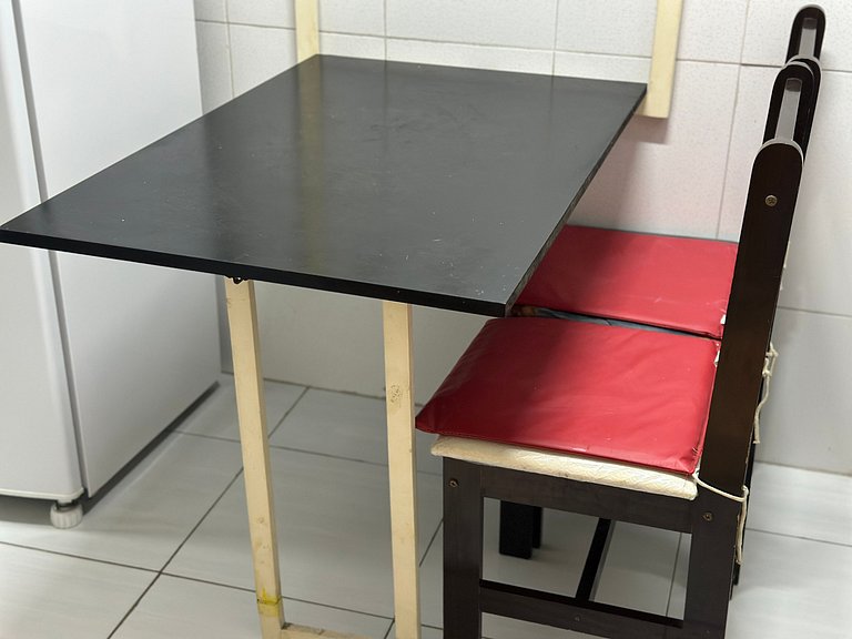 Apto 1 dorm, uma quadra da Praia! Guilhermina
