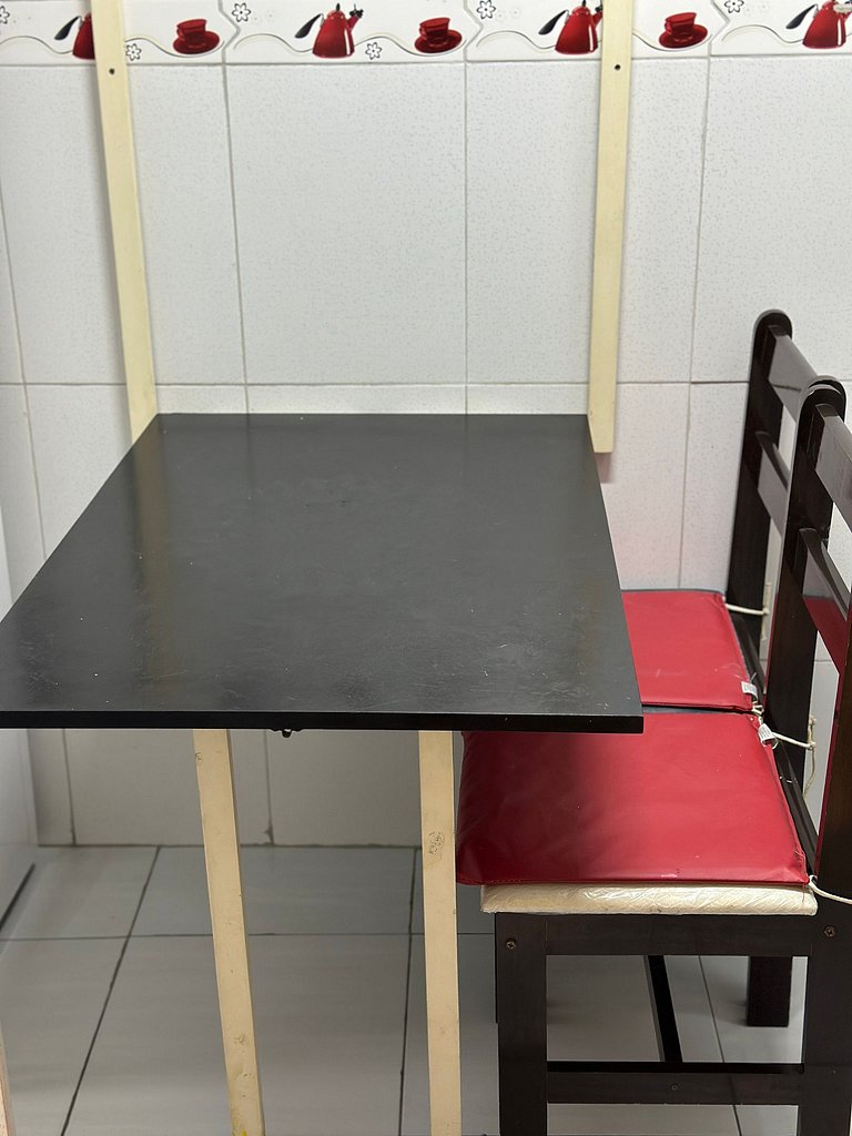 Apto 1 dorm, uma quadra da Praia! Guilhermina
