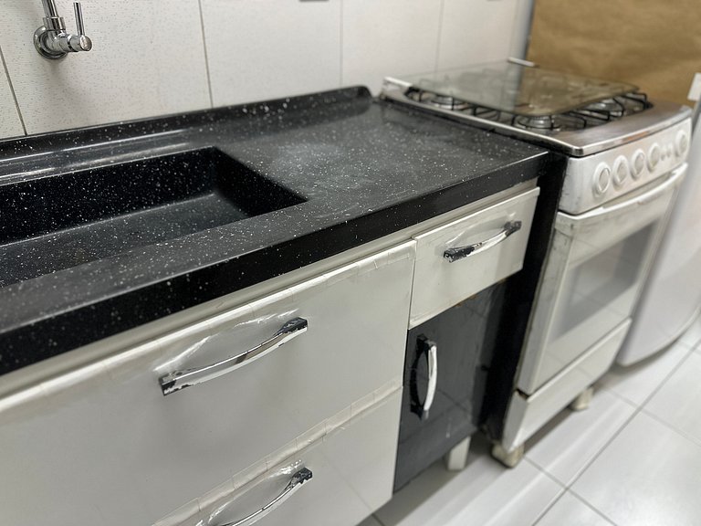 Apto 1 dorm, uma quadra da Praia! Guilhermina