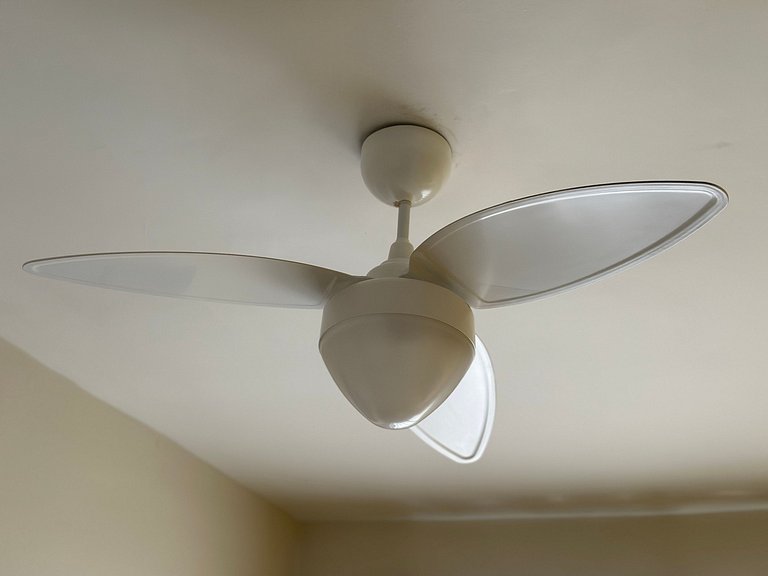 Apto com Sacada – 5 min da Praia!