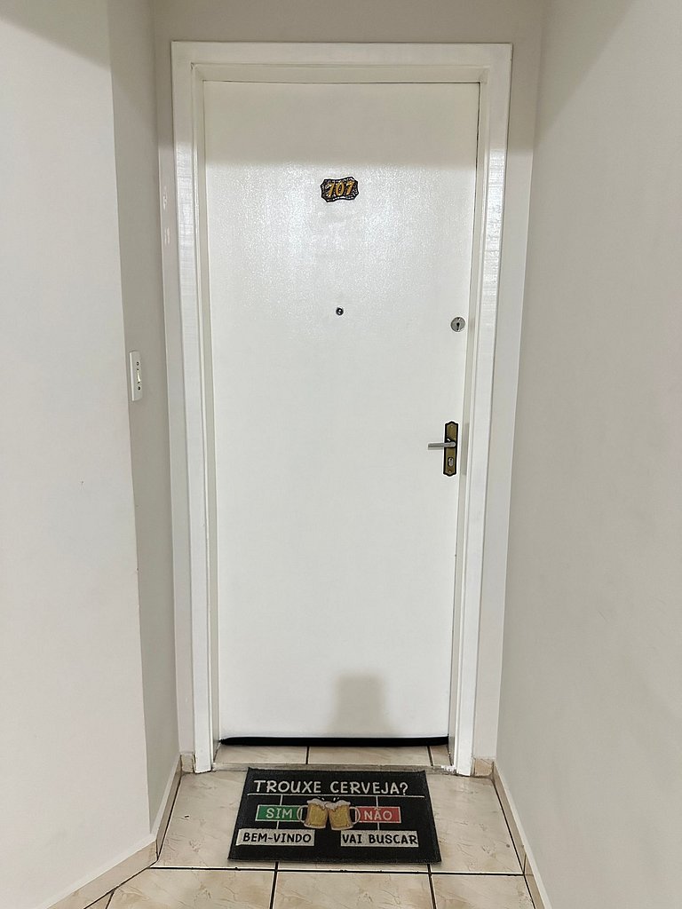 Apê com garagem, portaria 24h e ótima localização!