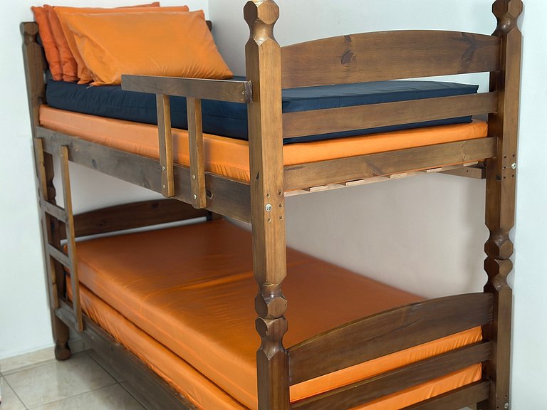 Apê com garagem, portaria 24h e ótima localização!