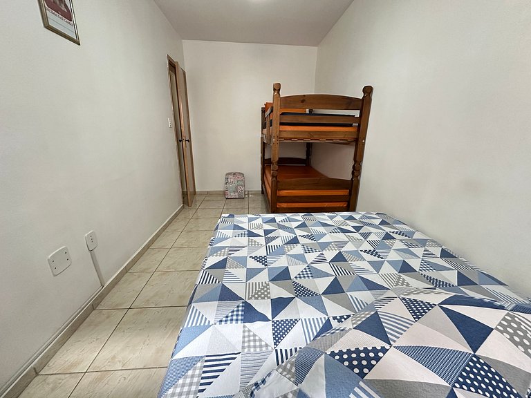 Apê com garagem, portaria 24h e ótima localização!