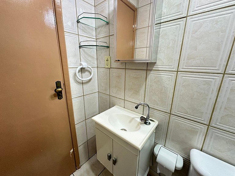 Apê com garagem, portaria 24h e ótima localização!