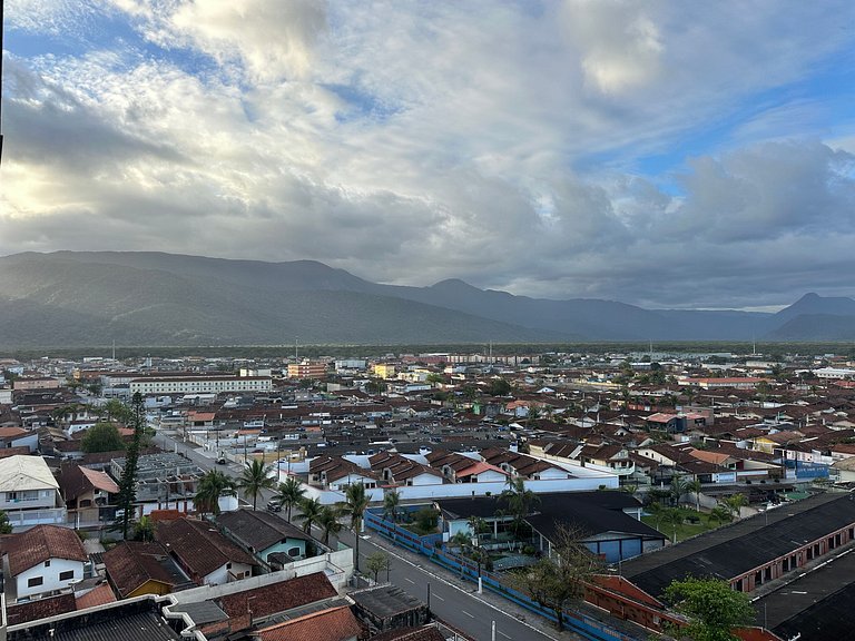 Vista deslumbrante e elegância frente mar!