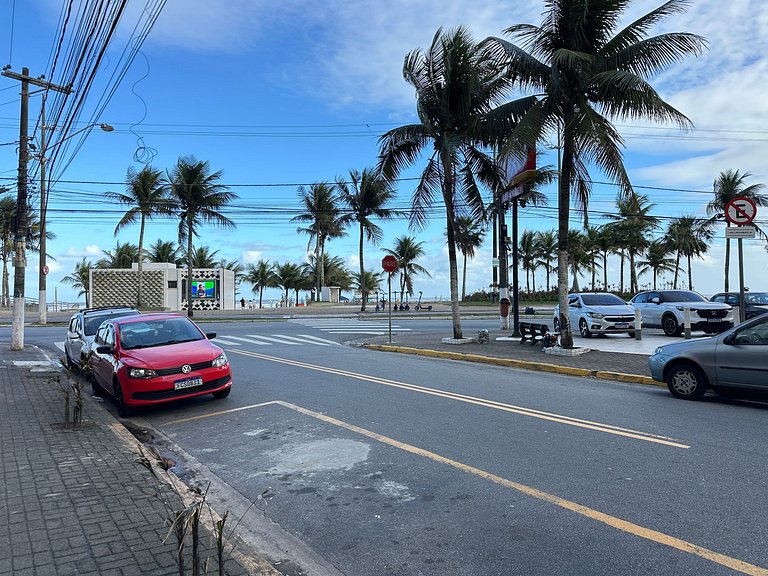 Pé na areia em Nova Mirim com Wi-Fi e conforto!
